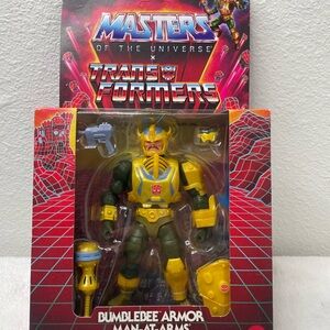 Masters of the Universe X BUMBLEBEE ARMOR MAN-AT-ARMS Transformers He-Man 2025